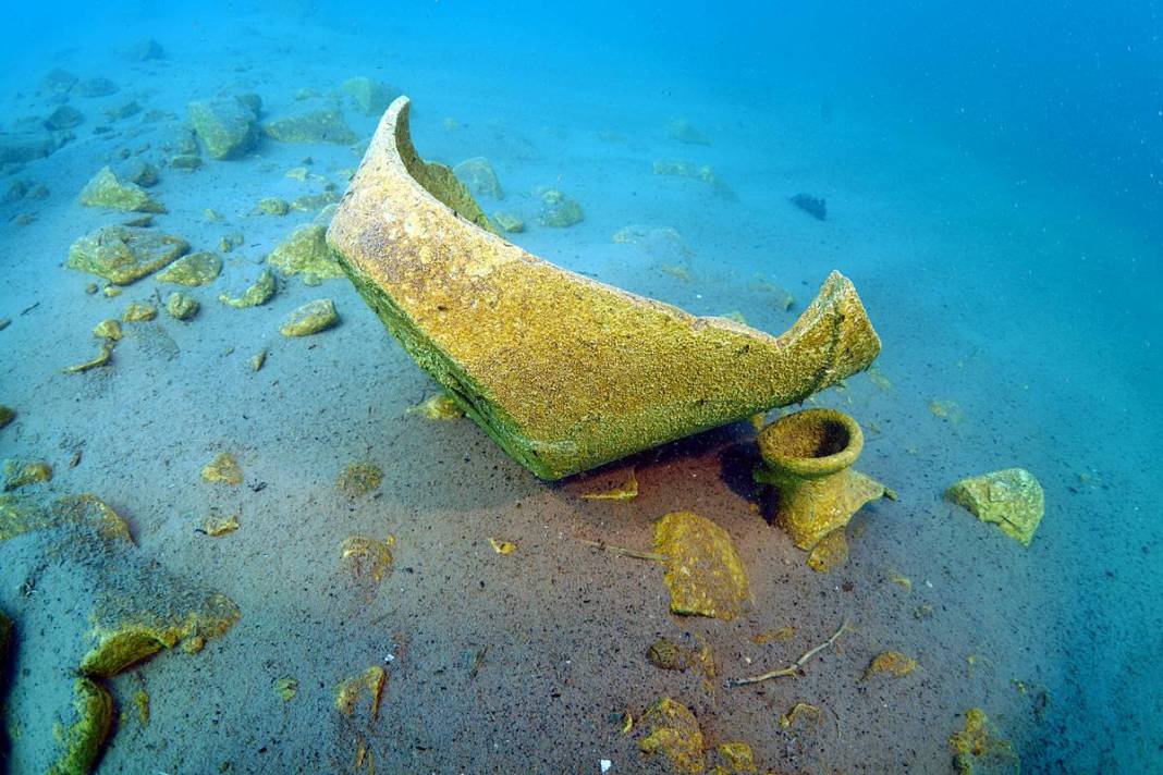 Gölde kale burcu ve duvar kalıntıları bulundu! Su altı turizmine katkı sağlayacak 18